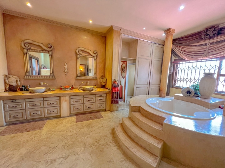 5 Bedroom Property for Sale in Maraldi Estate Free State